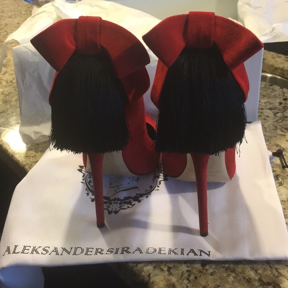 Aleksander Siradekian Izo Bow - Picture 5 of 8